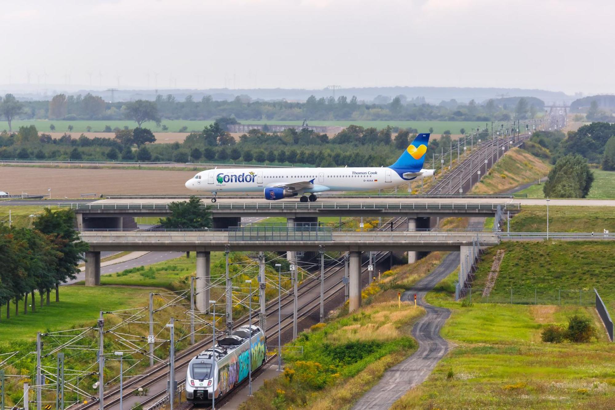 Regiohotel Halle Leipzig Airport ชคอยดิทซ์ ภายนอก รูปภาพ