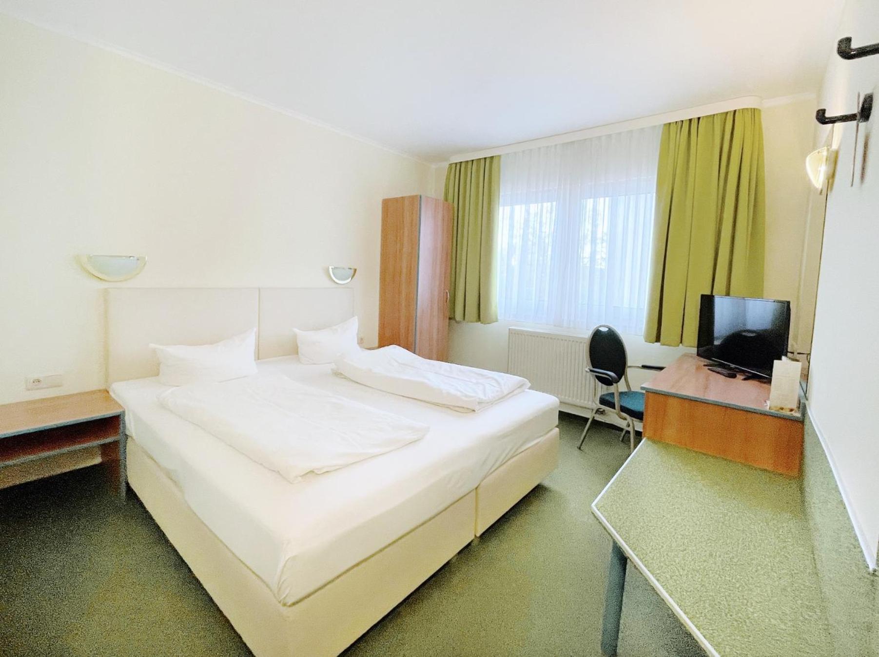 Regiohotel Halle Leipzig Airport ชคอยดิทซ์ ภายนอก รูปภาพ